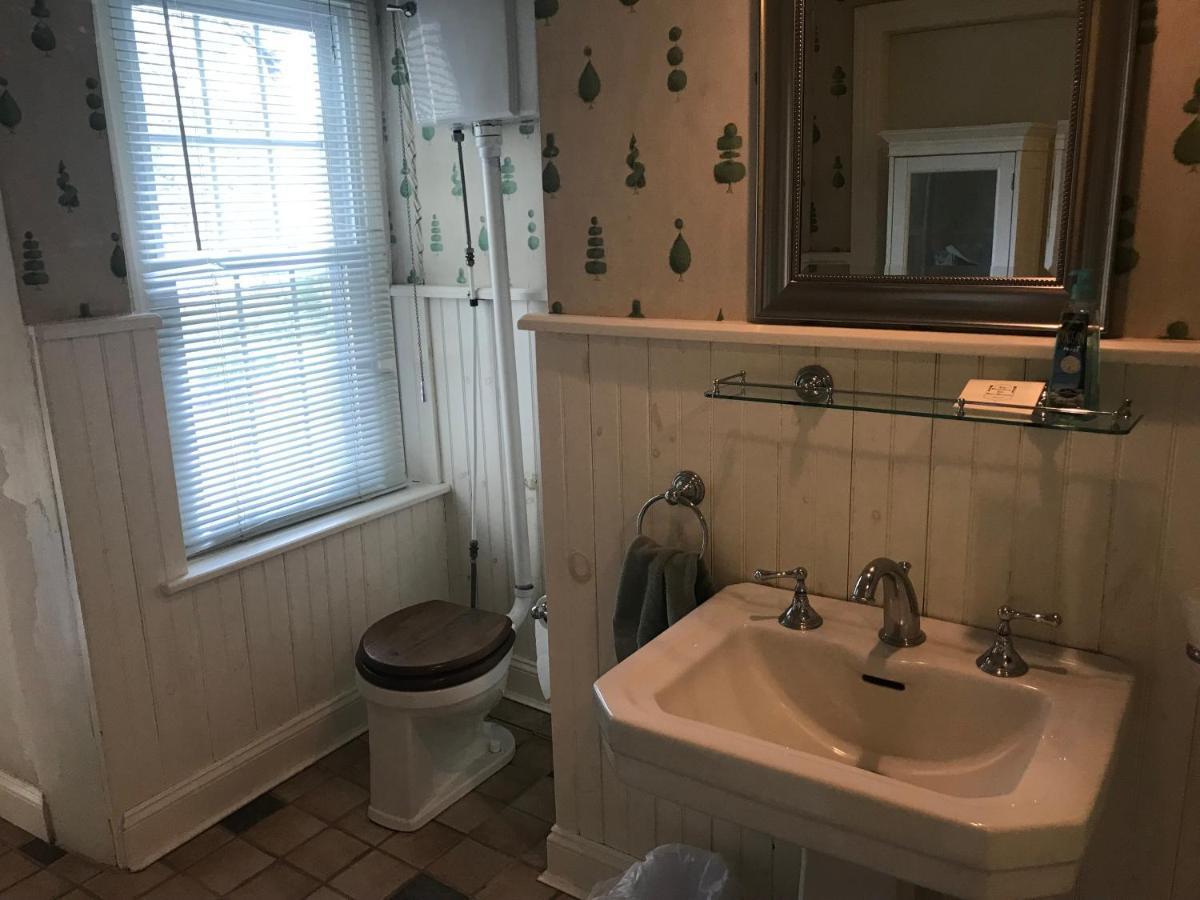 Bed and Breakfast Wild Wisteria Chadds Ford Экстерьер фото
